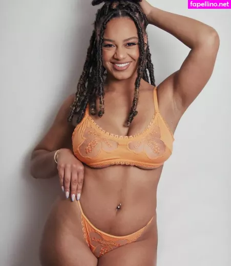 Nia Sioux OnlyFans Thumbnail #qRbN7FFOKR