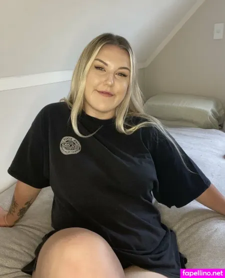 Niamhhhhfree OnlyFans Thumbnail #3odNmpuyg1