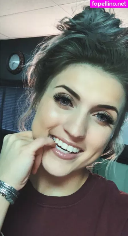 Nicholemhoward OnlyFans Thumbnail #XfLhzLvwKS