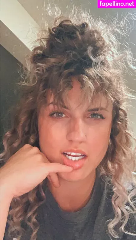 Nicholemhoward OnlyFans Thumbnail #o4RYEBkoBw