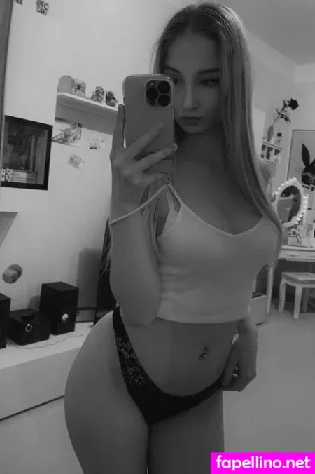 Nicki Anna OnlyFans Thumbnail #HIeHvO4Uvd