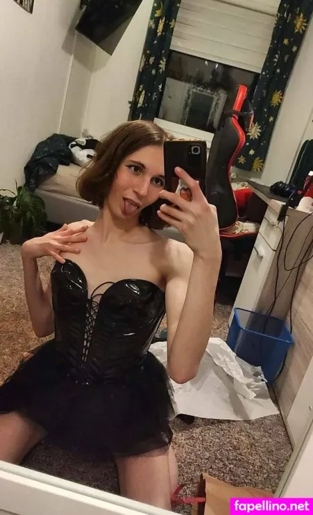 Nicki Fox OnlyFans Thumbnail #2KjRNZ1lT0