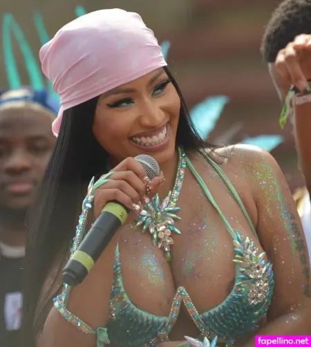 Nicki Nipples photo