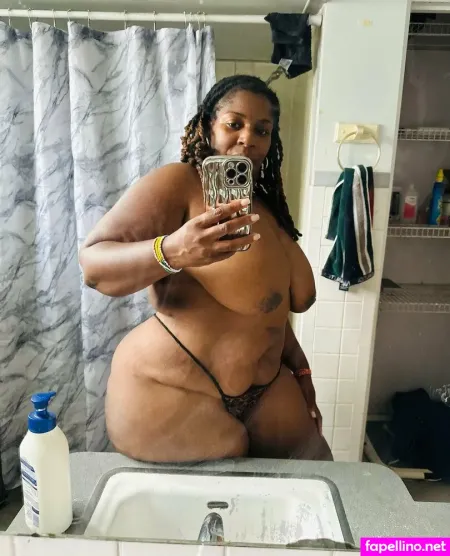 Nickimmm OnlyFans Thumbnail #2CGFMFZPmb