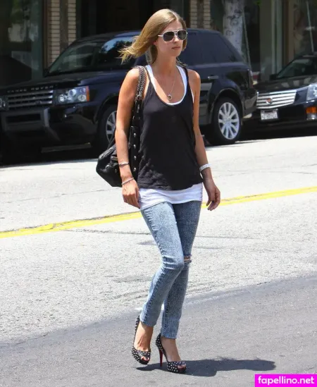 Nicky Hilton OnlyFans Thumbnail #37p2IKA7Eg