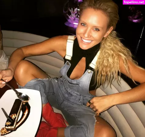 Nicky Whelan OnlyFans Thumbnail #7XVqUp5YKj