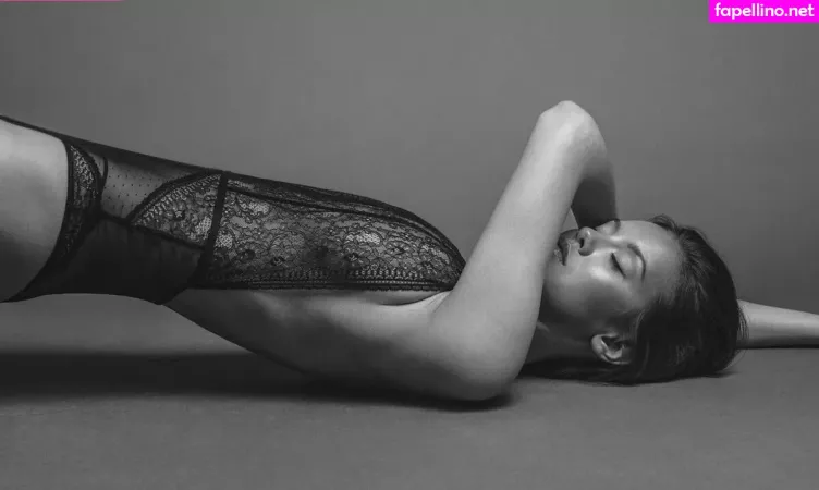 Nicola Cavanis OnlyFans Thumbnail #zSum2DC0C5