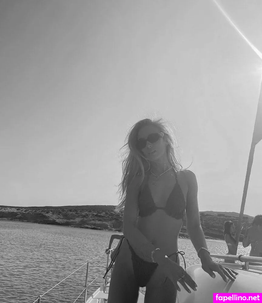 nicolamhughes Nude Leaked OnlyFans Photo #5aFMPeSsEs