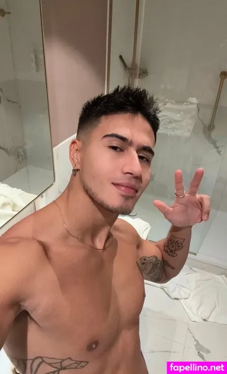 Nicolas Qfree OnlyFans Thumbnail #i1JFxozEAj