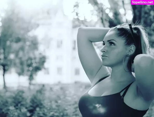 Nicole Andrievich OnlyFans Thumbnail #II1z7onXx8