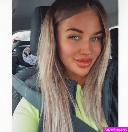 Nicole Barker OnlyFans Thumbnail #OcsN8MKMei