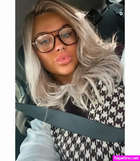 Nicole Barker OnlyFans Thumbnail #iA8qiDA1qn