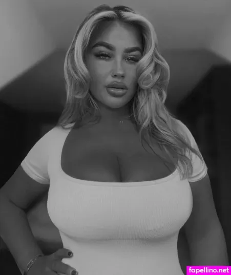 Nicole Barkerrr Main Profile Photo