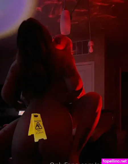 Nicole Carly OnlyFans Thumbnail #j2EyafFww3