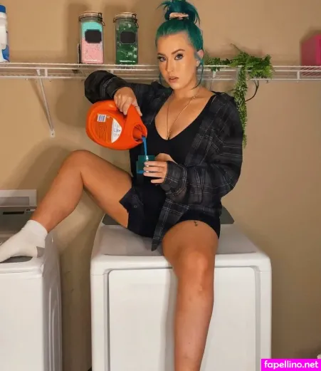 Nicole Carly OnlyFans Thumbnail #kT5NpUDvaR