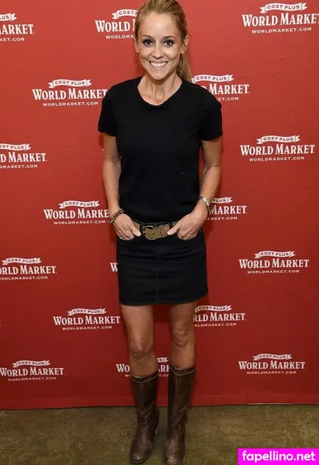 Nicole Curtis Main Profile Photo