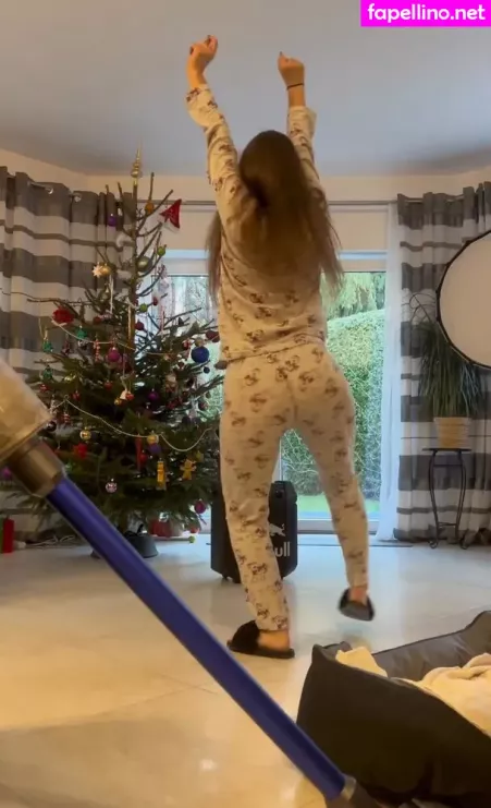 Nicole Czuj OnlyFans Thumbnail #S16UDd5z6j