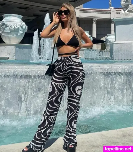 Nicole Farrell OnlyFans Thumbnail #L4s3ye4mv6