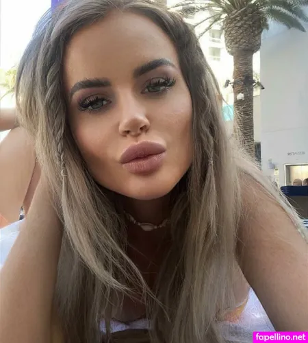 Nicole Farrell OnlyFans Thumbnail #y7dMybG0nY