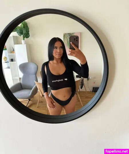 Nicole Lo OnlyFans Thumbnail #GA2l1BDeW9