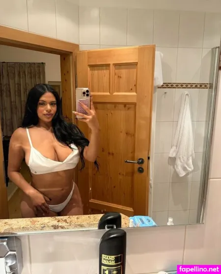 Nicole Lo OnlyFans Thumbnail #gzCLvW67mh