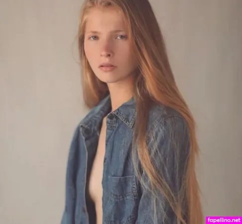 Nicole Sapir OnlyFans Thumbnail #5G4TR8BtX4