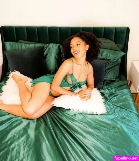 Nicole Saunders OnlyFans Thumbnail #uOEPLEYFMR