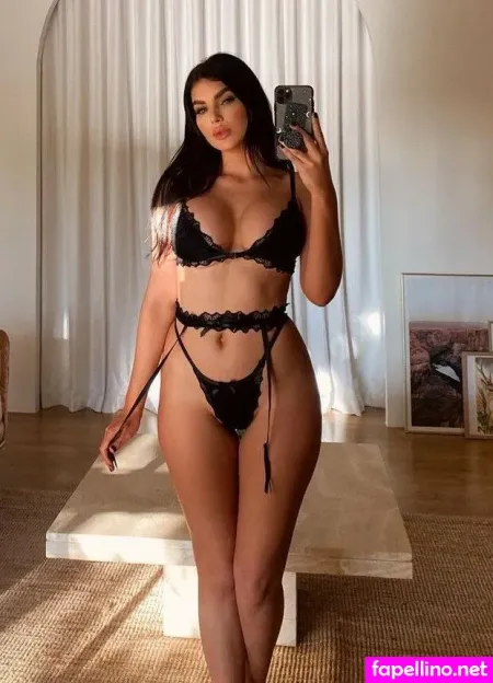 Nicole Thorne 1 OnlyFans Thumbnail #fassFsQkGE