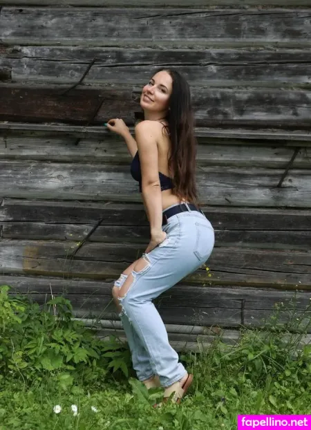 Nicole V OnlyFans Thumbnail #HZUy3xv6aC