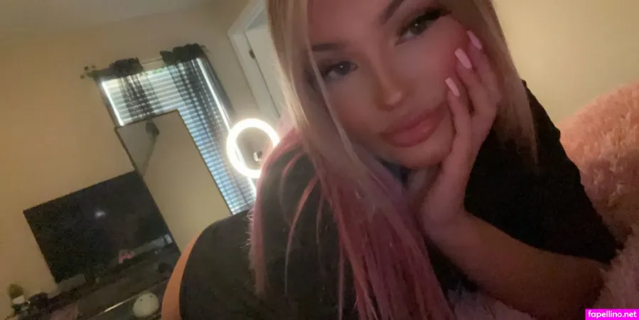 Nicolehlynn OnlyFans Thumbnail #w6KGcsoVc8