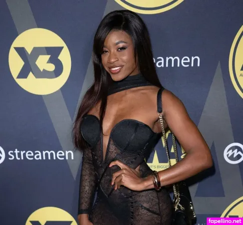 Nicolekittxo OnlyFans Thumbnail #It0sMSt7Gg