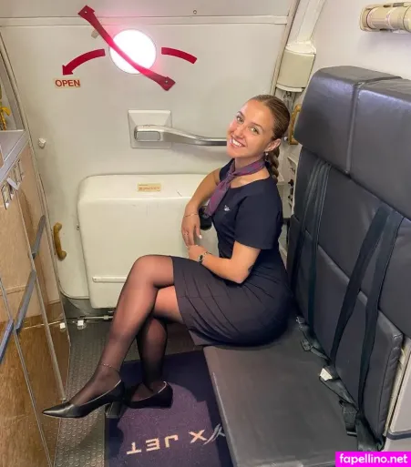 Nicolelobelloo OnlyFans Thumbnail #p0JG0UPRPL