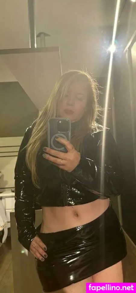 Nicoleperrie OnlyFans Thumbnail #RtpF3EozVm