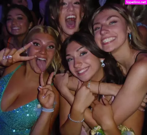 Nicolette OnlyFans Thumbnail #xErB2uScKD