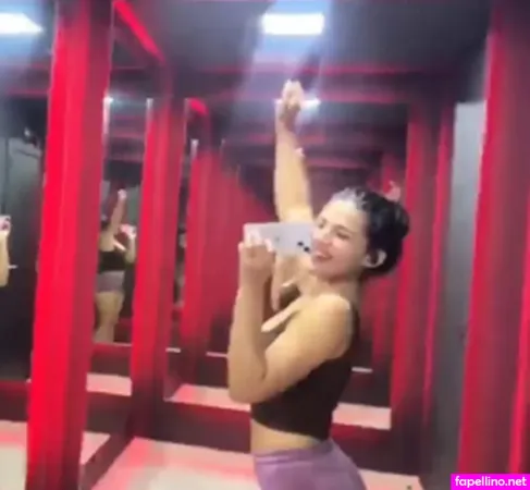 Nicolle Luz OnlyFans Thumbnail #wE55hKFrDw