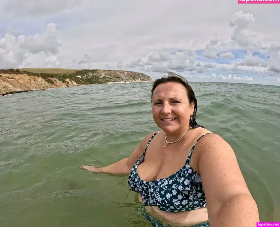 Nik By The Sea OnlyFans Thumbnail #A9YlfSHP1U