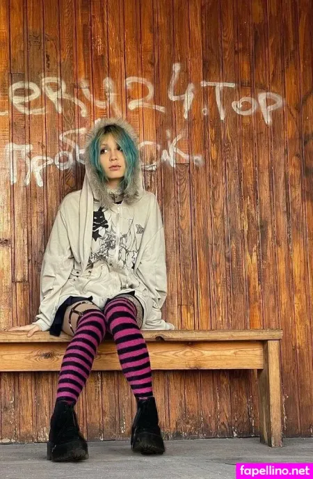 Nika Alien OnlyFans Thumbnail #V4DxperP6s