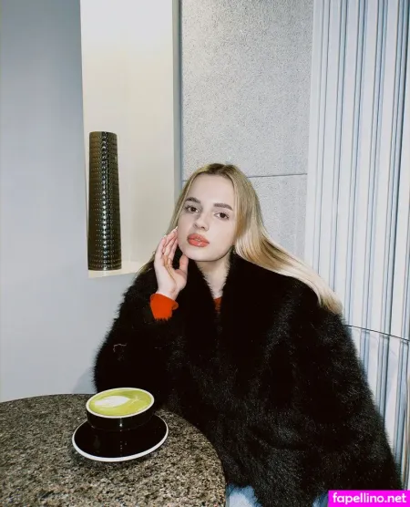 Nika Kitten OnlyFans Thumbnail #ETGbO2lmzl