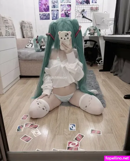 Nikakihmeow OnlyFans Thumbnail #DESD5IT7m1