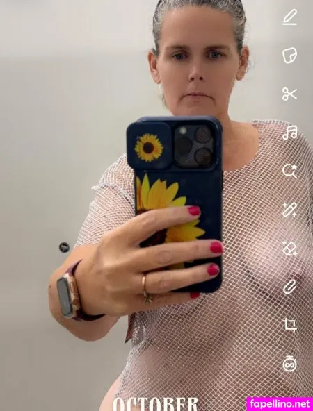 Niki J OnlyFans Thumbnail #EeqxSKm5l3