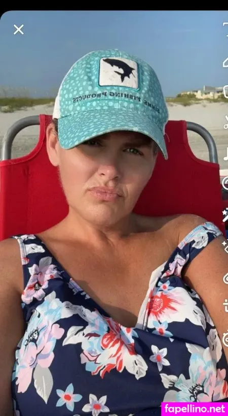 Niki J OnlyFans Thumbnail #QzZ8VH2FaV