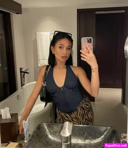 Niki Zefanya OnlyFans Thumbnail #QPlxLw3V27