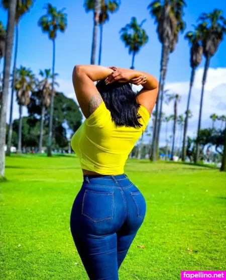 Nikiareneefree OnlyFans Thumbnail #1BZVQeNNag