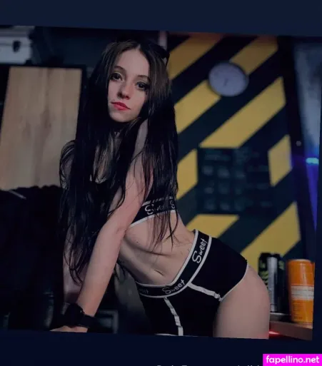 Nikidiamond1 OnlyFans Thumbnail #9KWngrN96b