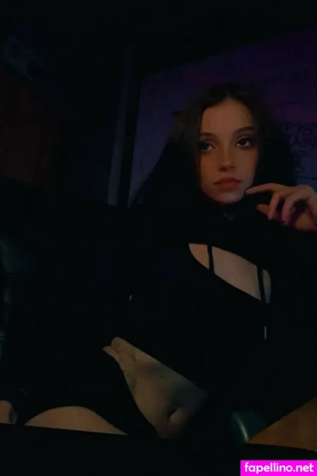 Nikidiamond1 OnlyFans Thumbnail #g2DbJJJz96