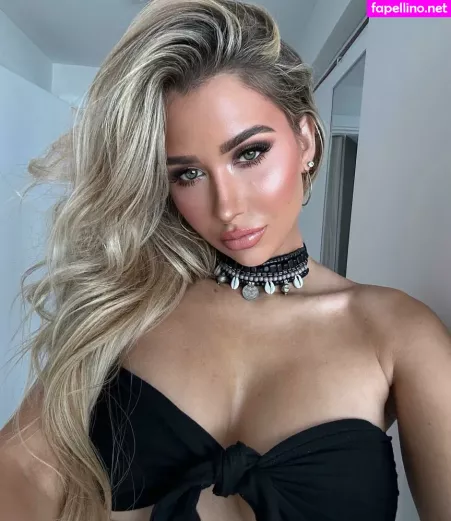 Nikita Sullivan OnlyFans Thumbnail #2wzF5bIvXC