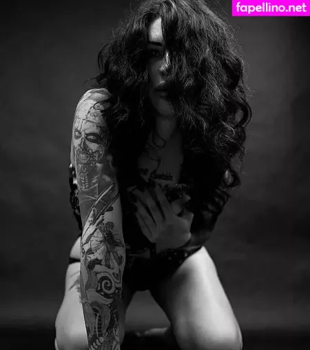 Nikki Bast OnlyFans Thumbnail #1x4jOW4OUV