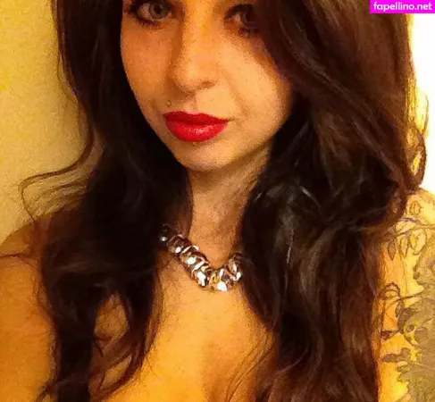 Nikki Bast OnlyFans Thumbnail #2j31PXdNwq