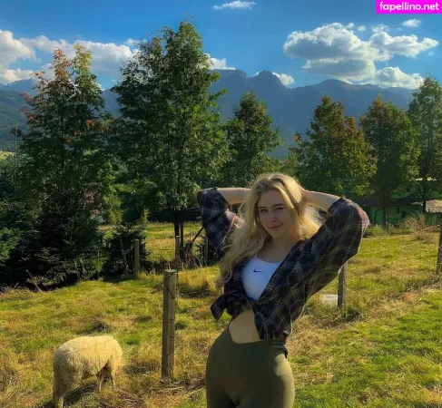 Nikki Beiar OnlyFans Thumbnail #uHc44sODpJ