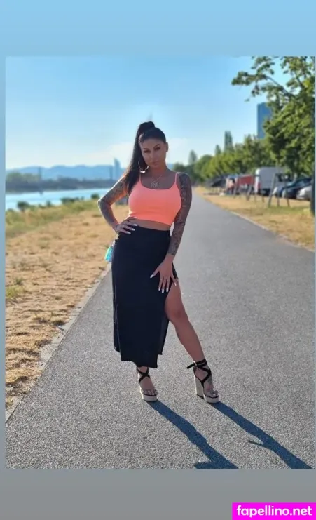 Nikki Belfort OnlyFans Thumbnail #Cj4cUQGJrB